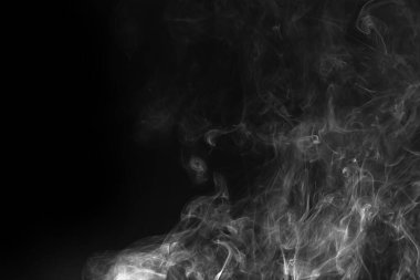 Siyah arkaplanda soyut beyaz duman canlandırması