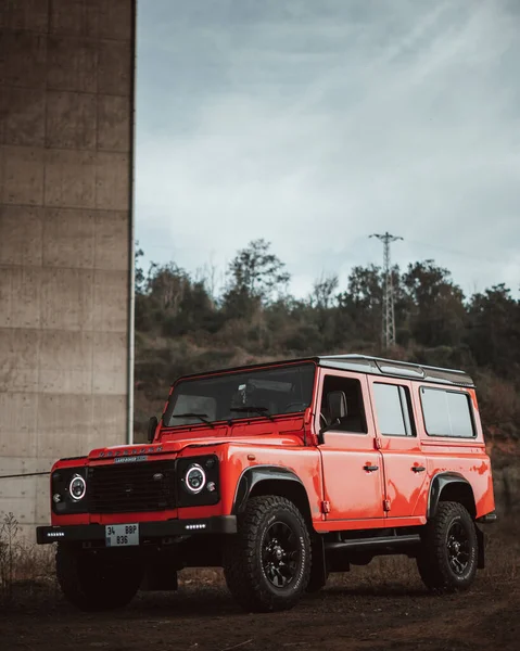 İstanbul, Türkiye: A Defender 110 05-10-2020: A Defender 110