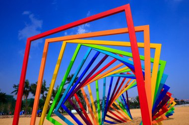 Modern inşaat çeliği, gelecekte gerçeküstü tasarım, yedi renk