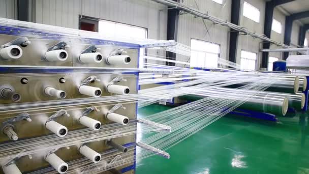 Werkstatt Für Die Herstellung Von Verpackungsbeuteln Webereigürtel Rotation Der Textilmaschinen — Stockvideo