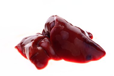 Beyaz arka planda tavuk ciğeri