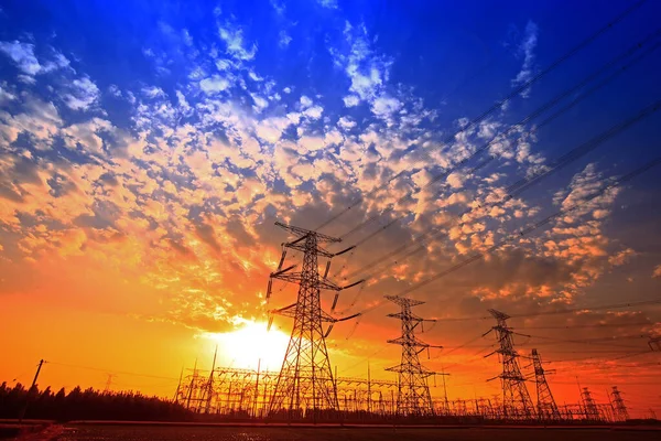 Pylon Vid Solnedgången Elektrisk Kraftutrustning — Stockfoto