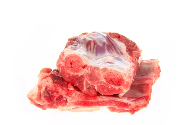Daging Babi Segar Pada Latar Belakang Putih — Stok Foto