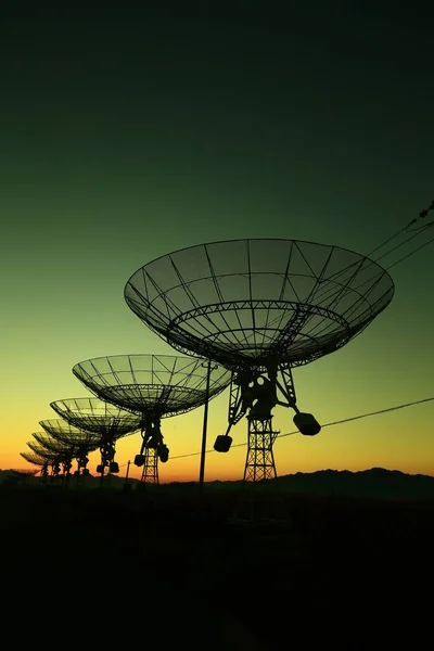 Silueta Observatoře Radioteleskopu — Stock fotografie