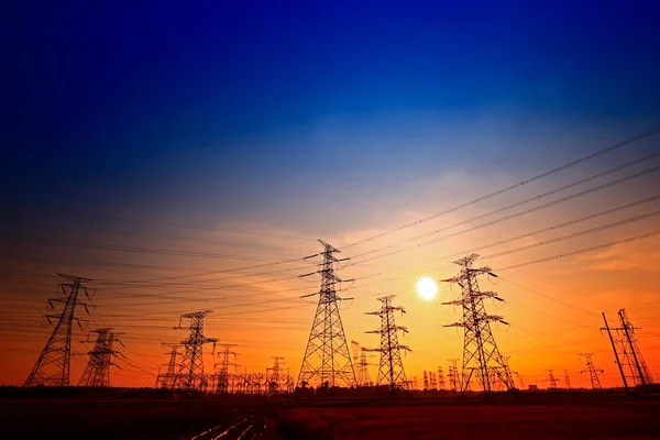 Elektryczna Wieża Sylwetka Zachodzie Słońca — Zdjęcie stockowe