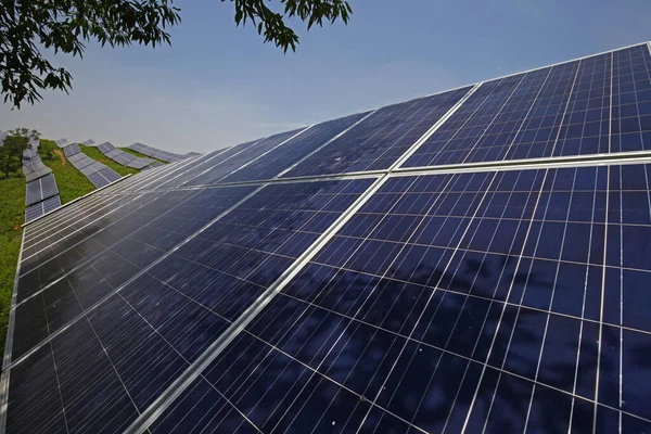Güneş Panelleri Enerji Tasarrufu Için — Stok fotoğraf
