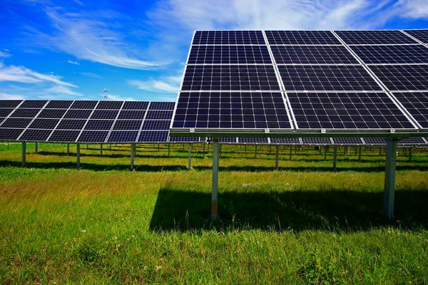 Güneş Fotovoltaik Panelleri Güneş Fotovoltaik Güç Üreticisi — Stok fotoğraf