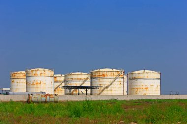 Oil storage tank, industrial equipment