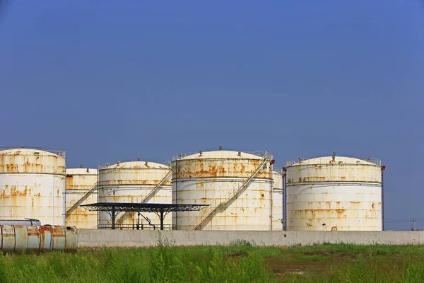 Oil Storage Tank Industrial Equipment — Stock Photo, Image