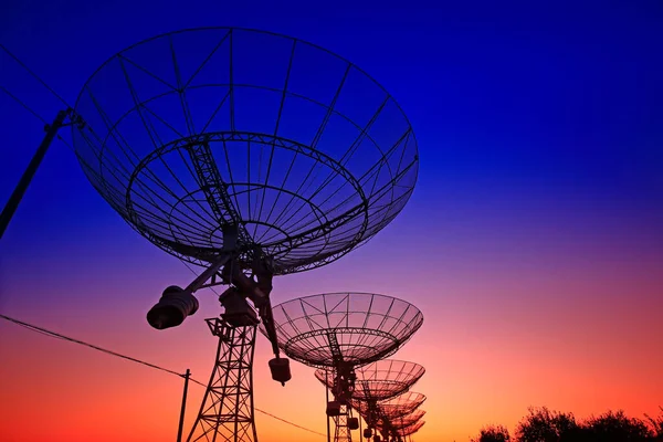 Silueta Observatoře Radioteleskopu — Stock fotografie