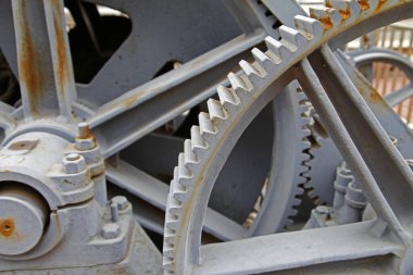 Makine ve ekipman üretiminden vazgeç. 