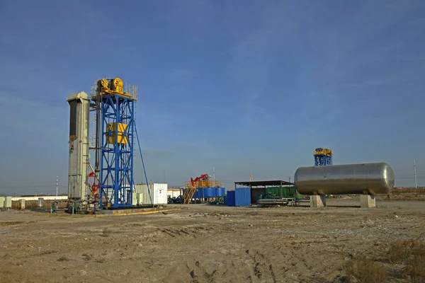 Les Champs Pétrolifères Des Tuyaux Vannes Equipement Industriel — Photo