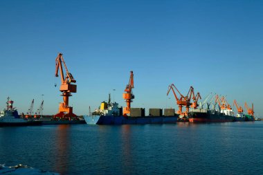 İskele vinci, endüstriyel ekipman.