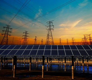 Güneş panelleri ve pilonlar, yeşil çevre koruması