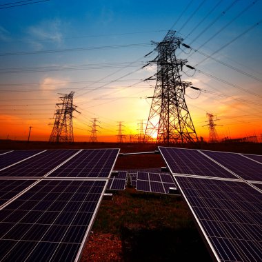 Güneş panelleri ve pilonlar, yeşil çevre koruması