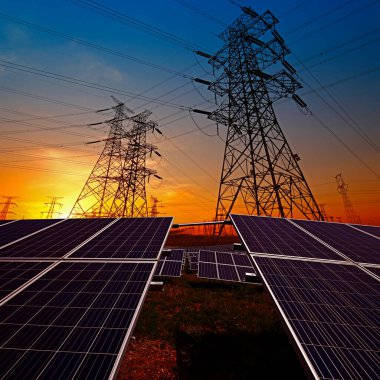 Güneş panelleri ve pilonlar, yeşil çevre koruması