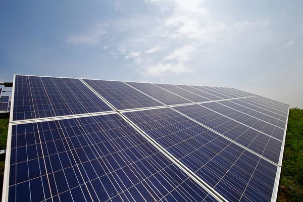 Paneles Solares Para Ahorrar Energía —  Fotos de Stock