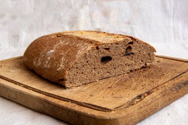 Pan casero huho con masa madre