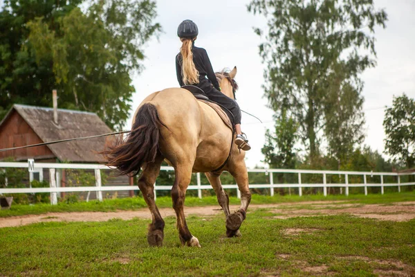 Belarús Región Vitebsk Julio 2021 Entrenamiento Equitación Infantil Desfile Rancho —  Fotos de Stock