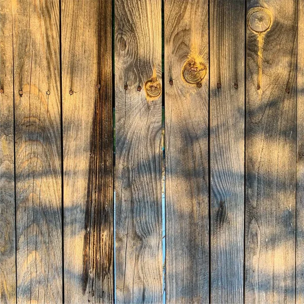 Ahşap duvar arka planı. Çit arkaplanı. Tahtadan yapılmış kalas.