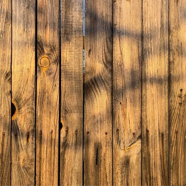 Ahşap duvar arka planı. Çit arkaplanı. Tahtadan yapılmış kalas.