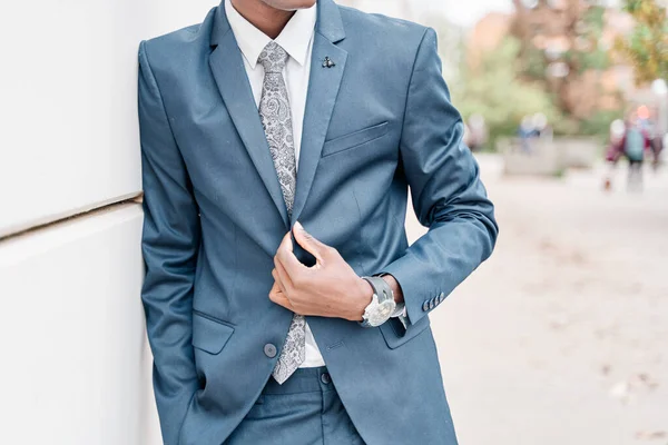 Unrecognizable African American Businessman Fastening Jacket Urban Area — Stock Photo, Image