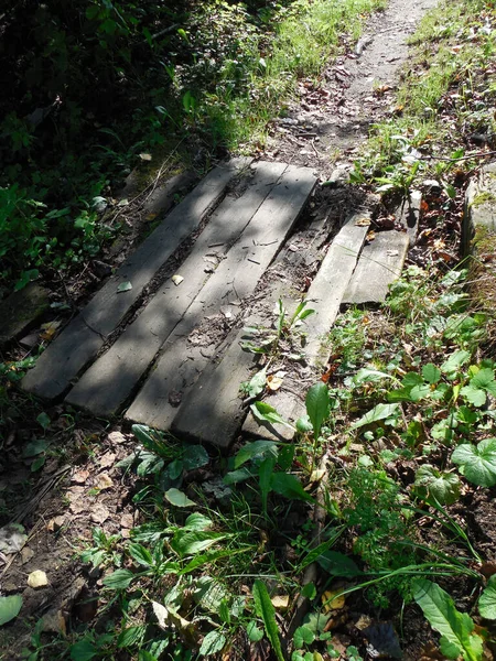 Pequeño Puente Sobre Una Zanja Borde Del Pueblo Hecho Viejas — Foto de Stock