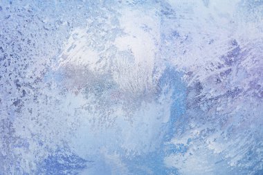 Frost buz kalıpları kış pencere camına 