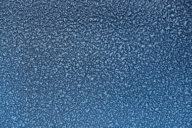 Çelik levha, aşınmaya karşı korumak için çekiç boyasıyla boyanmış..