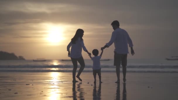 Portret Van Aziatische Indonesische Gelukkige Familie Vader Moeder Kind Tijd — Stockvideo