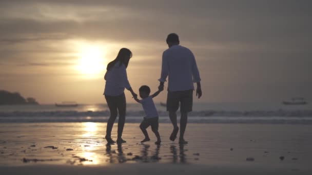 Portret Van Aziatische Indonesische Gelukkige Familie Vader Moeder Kind Tijd — Stockvideo