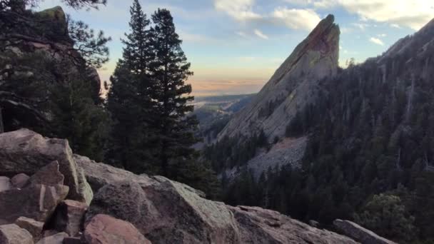 Flatirons Rock Formations Boulder Colorado Usa Sunset — Stockvideo