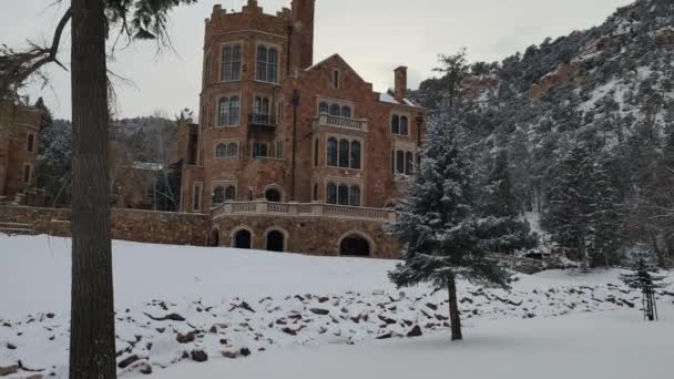 Colorado Springs Usa Glen Eyrie Castle Snow Storm Blizzard Covered — Stok video