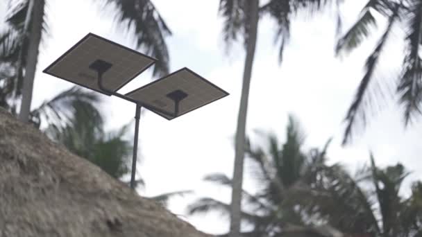 Solární Panely Technologie Nainstalováno Střeše Pro Eco Living Villa Hotel — Stock video
