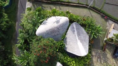 Bali, Endonezya - Yeşil Bambu Otel Villa Oteli Havadan Görünümü - Ulaman Eco Retreat