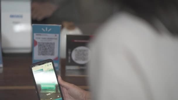 Pembayaran Barcode Menggunakan Teknologi Telepon Cerdas Untuk Perbankan Masa Depan — Stok Video