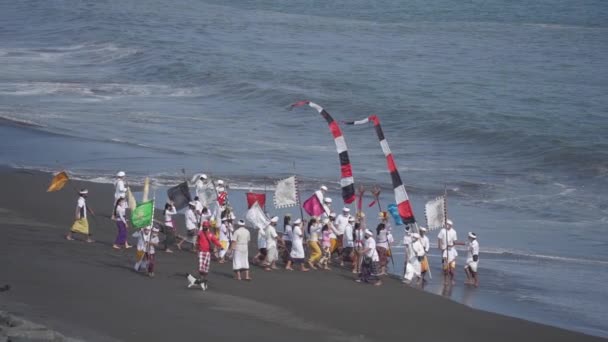 Μπαλί Ινδονησία Ινδουιστική Τελετή Melasti Στην Παραλία Πριν Από Την — Αρχείο Βίντεο