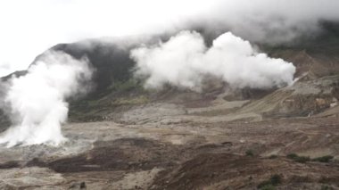 Garut Batı Java Endonezya 'daki Papandayan Yanardağı - Aktif Krater, Lava, Kül ve Kırılgan Volkanik Kaya Enkazı