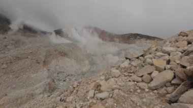 Garut Batı Java Endonezya 'daki Papandayan Yanardağı - Aktif Krater, Lava, Kül ve Kırılgan Volkanik Kaya Enkazı