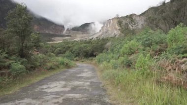Garut Batı Java Endonezya 'daki Papandayan Yanardağı - Aktif Krater, Lava, Kül ve Kırılgan Volkanik Kaya Enkazı