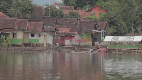 Garut Jawa Zachodnia Indonezja Cangkuang Temple Lake Bamboo Barges — Wideo stockowe