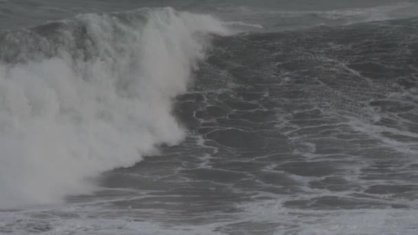 Zeitlupe Großaufnahme Riesenwellen Wogen Ozeanstrand Westjava Indonesien — Stockvideo