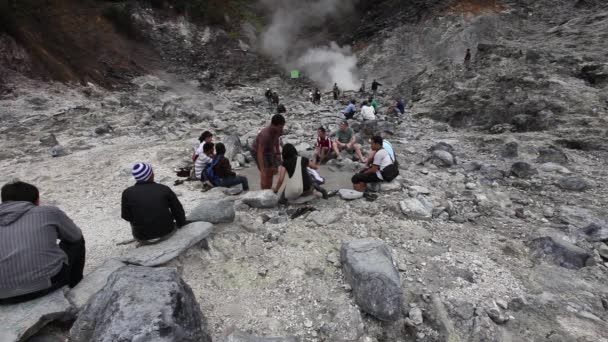 Bandung Java Occidental Indonesia Multitud Personas Cráter Del Volcán Tangkuban — Vídeo de stock