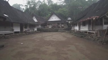 Kampung Naga, Endonezya - Geleneksel Evler, Güzel Doğal Arazi, gür Yeşil Pirinç Tarlaları