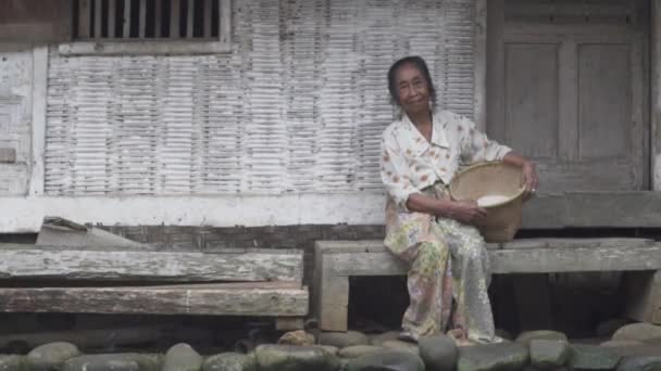 Kampung Naga Indonesië Portret Van Het Dorp Indonesisch Oude Vrouw — Stockvideo