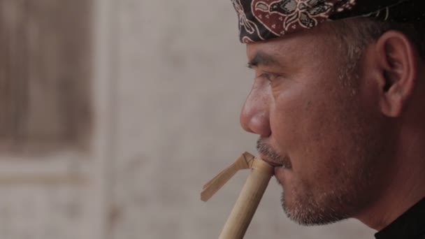 Kampung Naga Indonésie Homme Tenue Noire Traditionnelle Jouant Flûte Soudanaise — Video