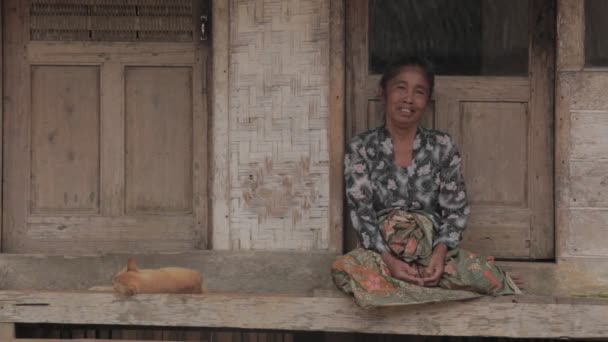 Kampung Naga Indonesia Portrait Village Indonesian Old Woman Friendly Smiling — Stok Video