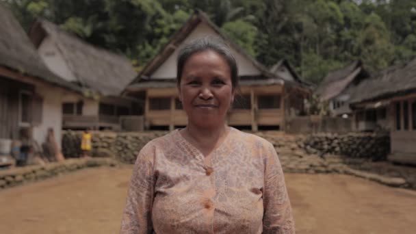 Kampung Naga Indonésie Portrét Vesnice Indonéské Staré Ženy Přátelský Úsměv — Stock video