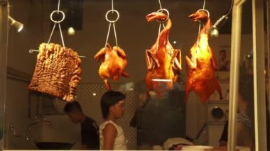 Et Ördeği Domuz Tavuğu Sergilenen Mutfak Yiyecek Dükkanı Restoranında