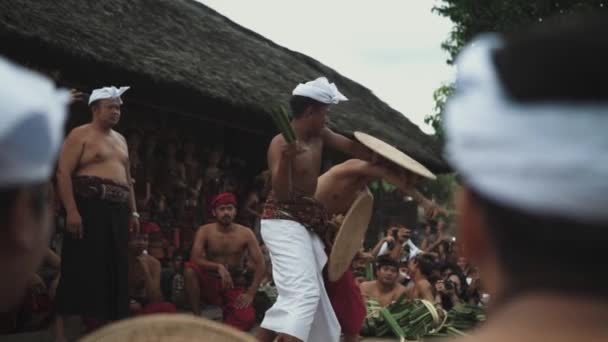 印度尼西亚巴厘 2022年6月24日 Perang Pandan Mekare Kare Tenganan村传统的战斗舞蹈仪式传统 — 图库视频影像